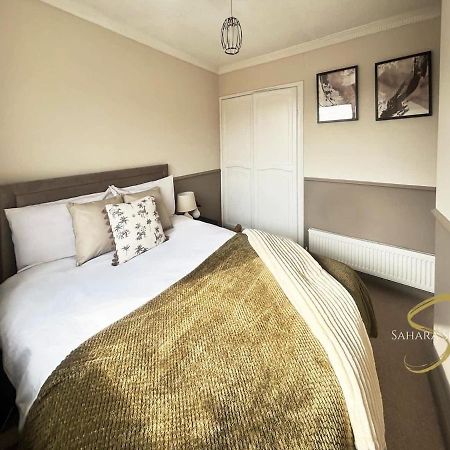 Stylish 2Bed - Manchester - Free Parking Hyde Exterior photo