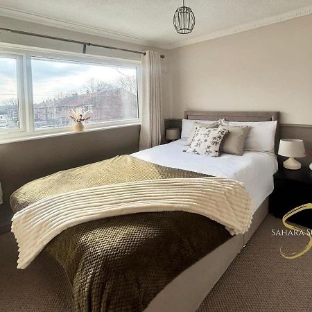 Stylish 2Bed - Manchester - Free Parking Hyde Exterior photo