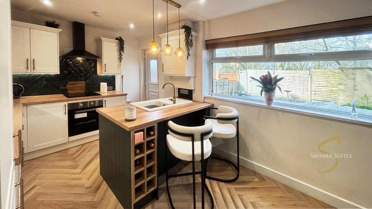 Stylish 2Bed - Manchester - Free Parking Hyde Exterior photo